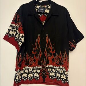 Vintage Y2K Men's Black and Red Flaming Skull button up